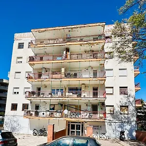 Book Avenida , Salou España